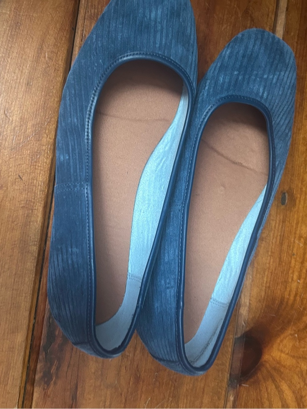 Vionic Orinda Ballet Flats in Denim Blue Suede, size 7.5 medium - Picture 2 of 7